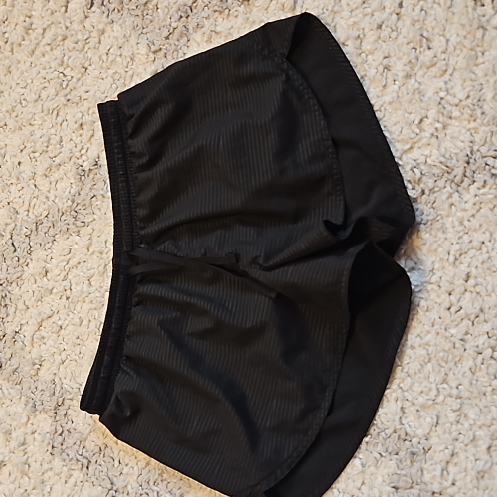 Old Navy Active womens shorts, Size Medium